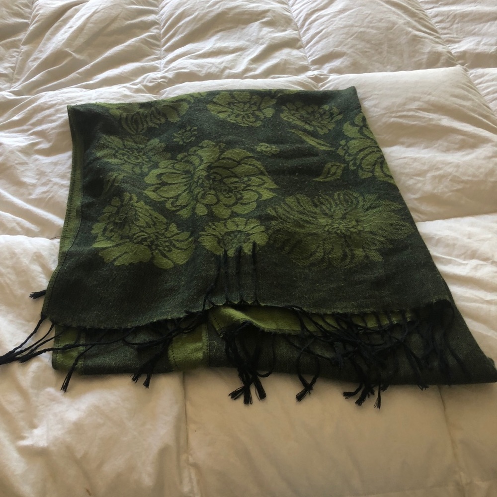 Green and black scarf